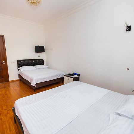 Yan Hotel Erivan Exterior foto