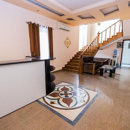 Yan Hotel Erivan Exterior foto