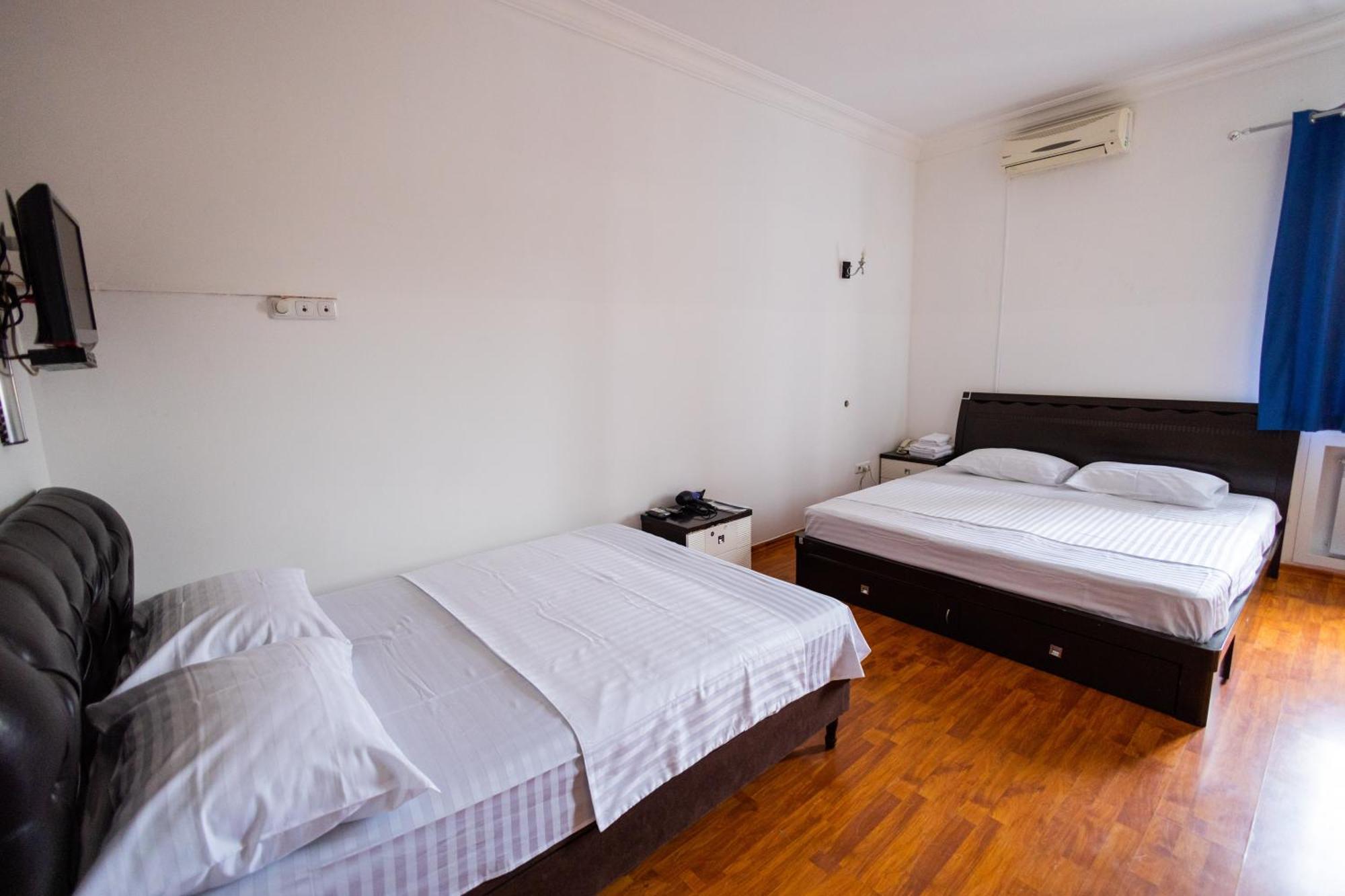 Yan Hotel Erivan Exterior foto
