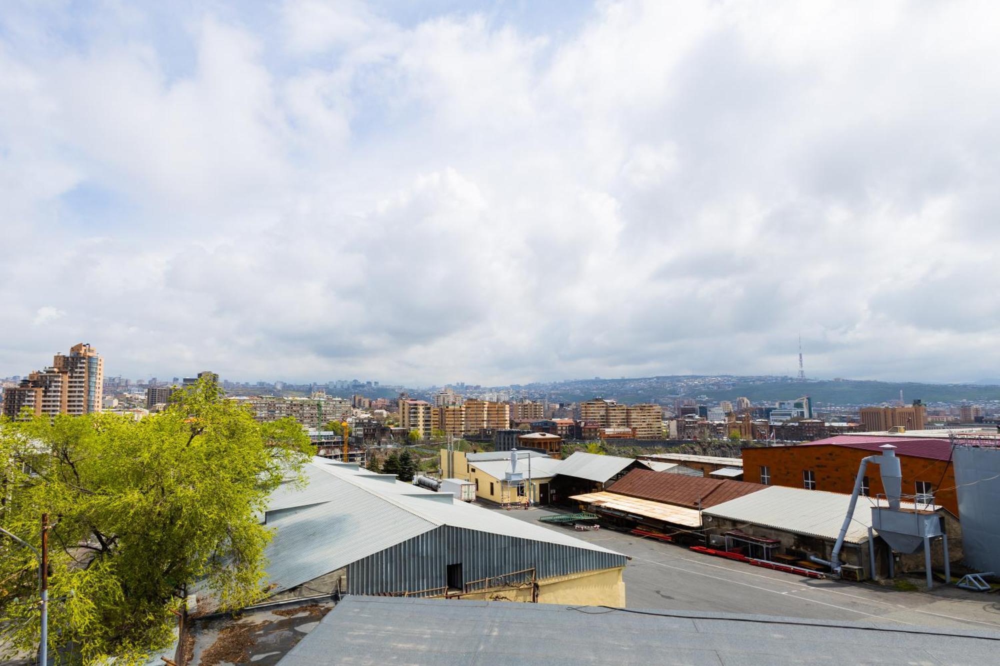 Yan Hotel Erivan Exterior foto