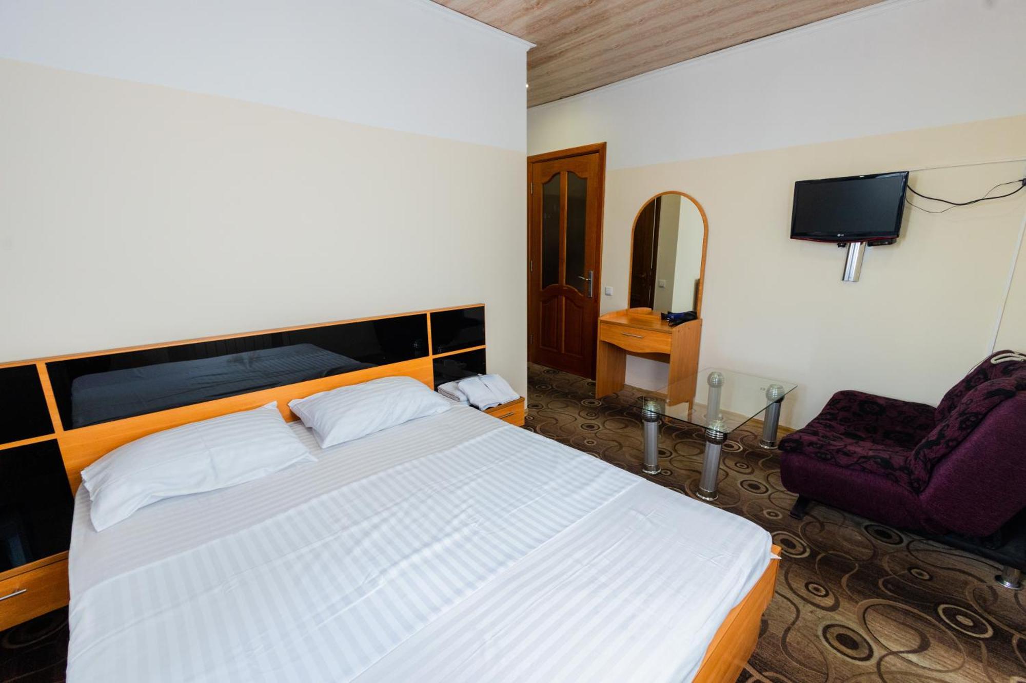 Yan Hotel Erivan Exterior foto