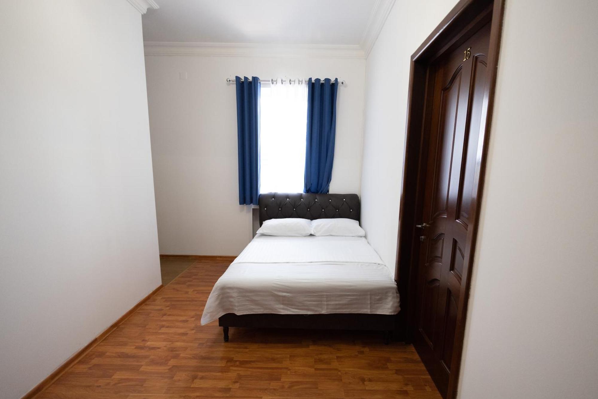 Yan Hotel Erivan Exterior foto
