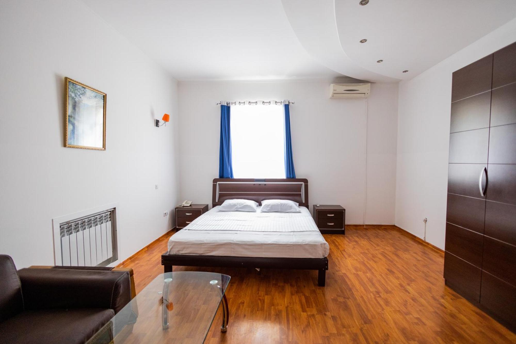 Yan Hotel Erivan Exterior foto