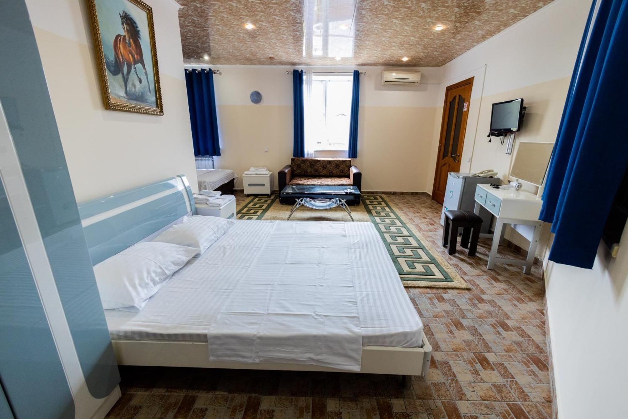 Yan Hotel Erivan Exterior foto