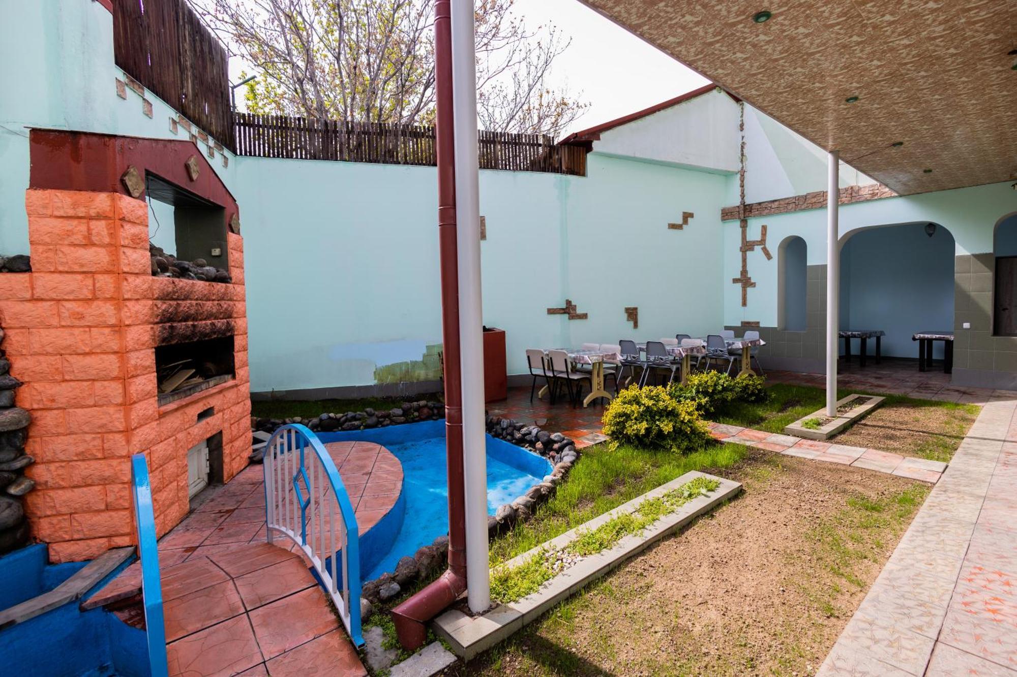 Yan Hotel Erivan Exterior foto
